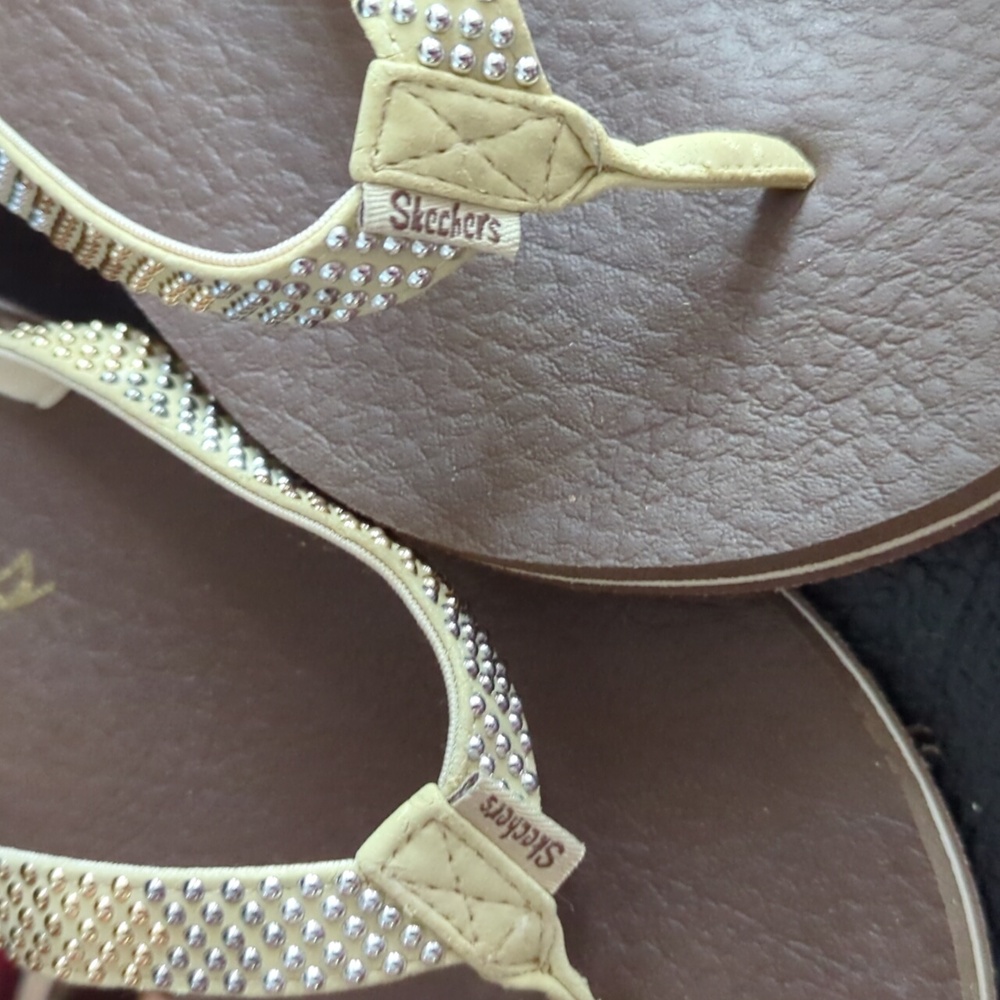 Women's Skechers Yoga Foam Flip Flops - Picture 7 of 16
